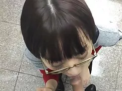 Cô giáo trong nerdy  ...